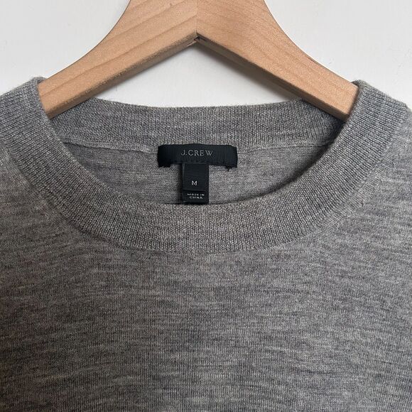 J.Crew 100% Merino Wool Gray Sweater Size Medium - Picture 3 of 5